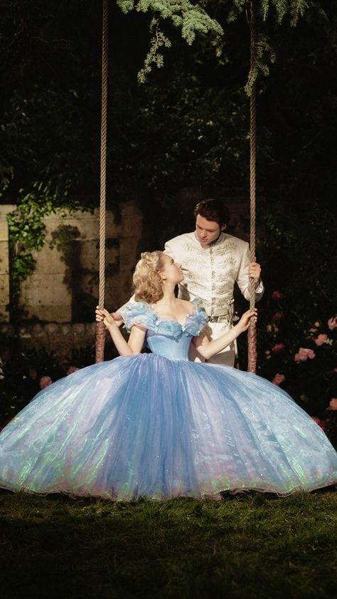 Cinderella Live Action, New Cinderella, Cinderella Movie, Cinderella 2015, Karakter Disney, Have Courage And Be Kind, Disney Fantasy, Richard Madden, Disney Live Action