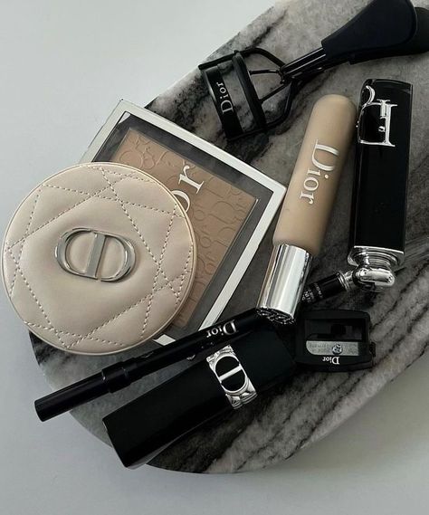 rose calloway Minimal Makeup, Fancy Makeup, Dior Makeup, Black Makeup, Dior Beauty, Luxury Aesthetic, Makeup Obsession, Luxury Makeup, Makeup Items