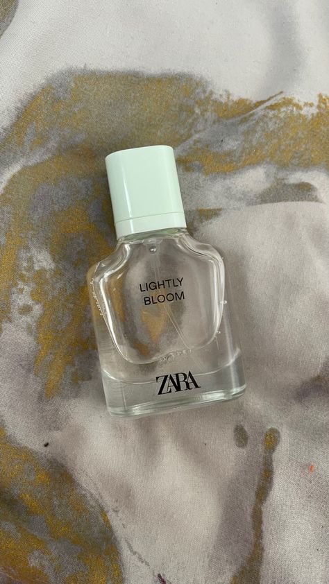 Lightly Bloom Zara, Zara Perfume, Perfume Collection, Body Hair, Smell Good, Pear, Perfume Bottles, Zara, Hair