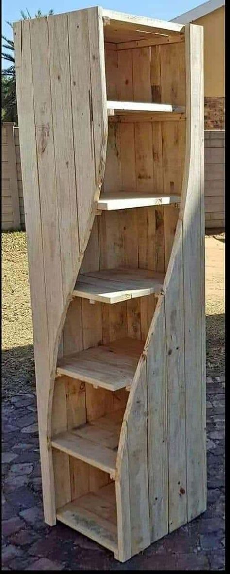 Diy Pallet Projects Indoor, Stuff To Make Out Of Pallets, Wood Pallet House, Pallet Pantry Shelves, Woodworking To Sell, Reclaimed Pallet Wood Projects, Things To Make With Pallet Wood, Stuff To Make Out Of Wood, Wooden Pallet Projects Diy