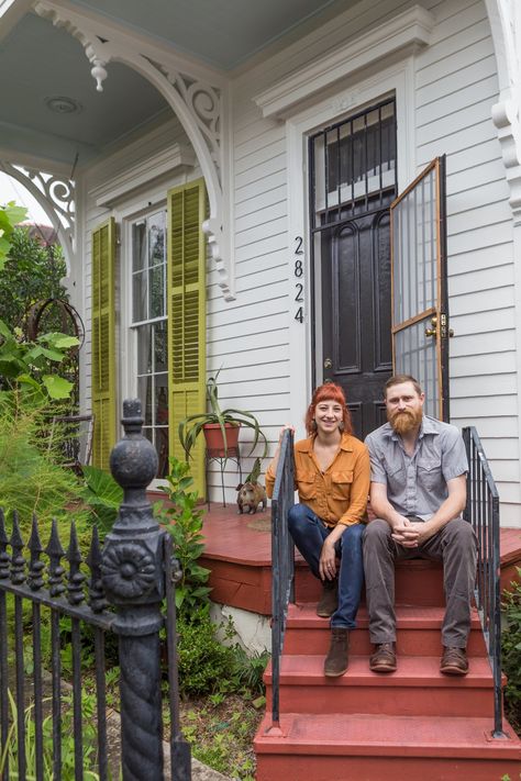 Galveston Aesthetic, New Orleans Decor, Most Beautiful Homes, House Shopping, Shotgun House, Louisiana Homes, American City, The Big Easy, Mardi Gras Parade