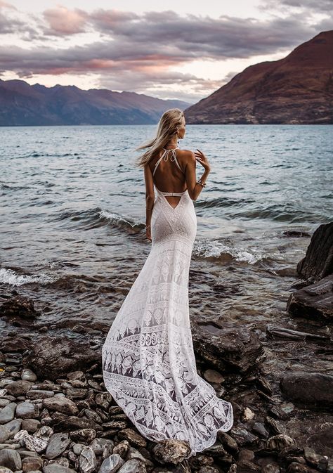 Island Wedding Dress Beach, Wedding Dress Open Back Fitted, Island Wedding Dress, Wedding Renewal Dress, Island Wedding Dresses, Boho Beach Wedding Dress, Elopement Dresses, Bohemian Beach Wedding Dress, Chic Wedding Gown