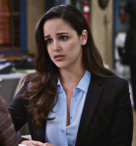 Santiago, Amy Santiago Aesthetic, Western Hairstyles, Jake And Amy, Melissa Fumero, Brooklyn 9 9, Amy Santiago, Female Detective, Brooklyn 99