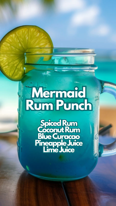 Mermaid Rum Punch Essen, Mermaid Rum Punch Recipe, Cute Liquor Drinks, Drinks Using Spiced Rum, Mixed Drinks Alcoholic Sweet, Mermaid Rum Punch, Mermaid Cocktail Drinks, Cocktails For Summer, Blue Alcoholic Drinks Aesthetic