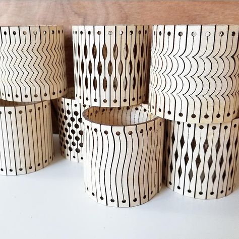 Forgot to post the final product!! ...Living Hinge cuffs from the previous laser video 👍...made from birch 🌳 3d Tiskárna, Laser Cut Lamps, Wood Bag, Living Hinge, Led Lamp Diy, Wood Usb, Cheap Favors, Wooden Bag, Laser Projects