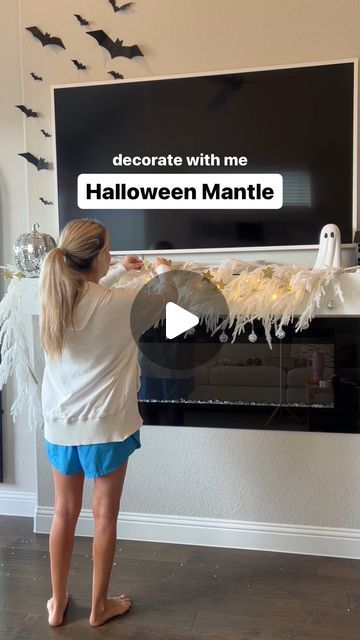 Halloween Mantel With Tv, Mantle Decorations With Tv, Halloween Mantle Decor Ideas, Halloween Mantle Decor With Tv, Halloween Decor Mantle, Spooky Halloween Mantle, Spooky Mantle, Corner Mantle, Mantle With Tv