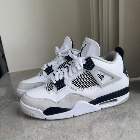 Air Jordan 4 Retro"Military Black" Buty Jordan, Zapatillas Jordan Retro, Обувь Air Jordan, Jordan 4’s, Pretty Sneakers, Boty Nike, Skor Sneakers, Expensive Things, Jordan 4s