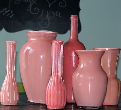 Painted From the Inside Out; Thrift Store Vases Painting Glass Vases, Spray Paint Vases, Vases Diy, Vase Project, Girls Night Crafts, Ideas For Painting, Painted Glass Vases, Upcycling Diy, Old Vases