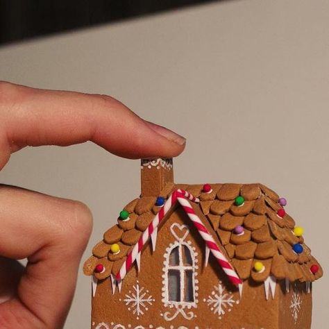 Adeena Grubb on Instagram: "Didn’t have time to make a big old fancy Gingerbread house this year, so I gave myself a one day challenge and made this little thing from delicious gingerbread and icing (not really it’s sculpey and paint) #pleasedonteat #youllgetatummyache #sculpey #christmas #gingerbreadhouse #small" Adeena Grubb, Gingerbread Men, Day Challenge, Christmas Treats, Gingerbread Man, Gingerbread House, Little Things, One Day, Gingerbread