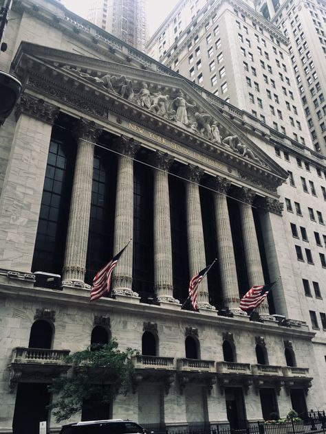 New York stock exchange in Wallstreet, New York City, New York USA;NYC; nyc; nyc aesthetic; bank; manhattan; manhattan aesthetic; america; travel; ny; aesthetic; stock; stock exchange Stock Exchange Aesthetic, Ny Aesthetic, Manhattan Aesthetic, New York Stock Exchange, New York Wallpaper, York Wallpaper, Minecraft Inspo, Nyc Aesthetic, New York Aesthetic