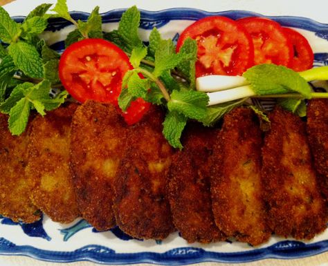 Kotlet Recipe, Persian Beef, Beef Cutlets, Iranian Cuisine, Vegetarian Quinoa, Cutlets Recipes, Persian Cuisine, Iranian Food, Small Food Processor