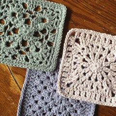 Free Crochet Square Pattern: Crafter Mystery! - cypress|textiles Easy Granny Squares, Free Crochet Square, Granny Square Pattern Free, Cozy Ideas, Granny Square Crochet Patterns Free, Crochet Motif Patterns, Crochet Blocks, Crochet Quilt, Trendy Crochet