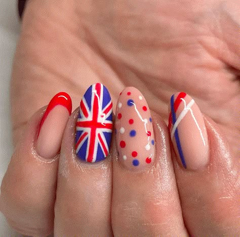 Nails London Style, British Nail Art, London Marathon Nails, London Nails Ideas, London Nail Art, England Nails Designs, Nails For London Trip, British Nails Designs, London Inspired Nails