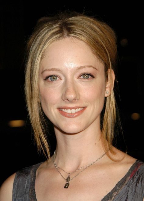 Judy Greer animal rescue/support cause is truly inspiring...she even let me take a picture of her eating garlic fries at MTAC 2015 (no this isn't it) Cheryl Tunt, Judy Greer, Bra Cup Size, 27 Dresses, Arrested Development, Bra Cup, Attractive People, Hottest Celebrities, Cup Size