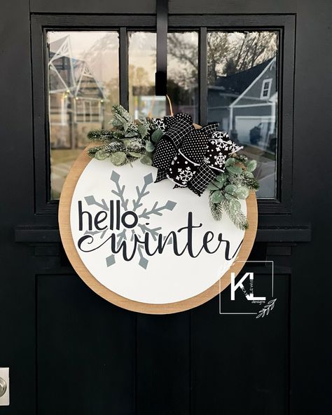 Winter front door decor