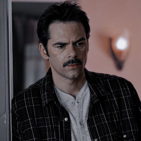 Charlie Swan Icon, Billy Burke Twilight, Charlie Swan Aesthetic, Charlie Twilight, Swan Aesthetic, Twilight Dr, Twilight Vibes, Jack Edwards, Charlie Swan