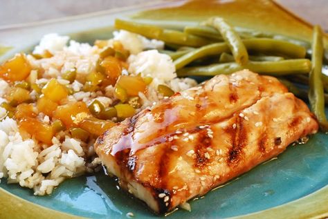 Mahi Mahi Maui Style | @nibblemethis.com ... Sounds SO delicious! Can't wait! Maui Maui Fish Recipes, Mahi Recipes, Dinner Staples, Fresh Fish Recipes, Maui Style, Mahi Mahi Recipes, Antebellum South, Fish Recipes Baked, Fish Recipes Healthy