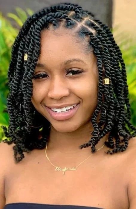 Twist Hairstyles For Women, Trendy Curls, Afro Twist Braid, Twist Hairstyle, The Trend Spotter, Afro Twist, Short Box Braids Hairstyles, Natural Hair Stylists, Braided Cornrow Hairstyles