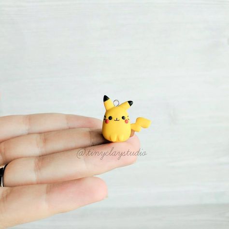 Clay Pokemon, Easy Clay Sculptures, Pokemon Fanart, Polymer Clay Kawaii, Clay Keychain, Polymer Clay Figures, Clay Diy Projects, Clay Crafts Air Dry, Polymer Clay Diy