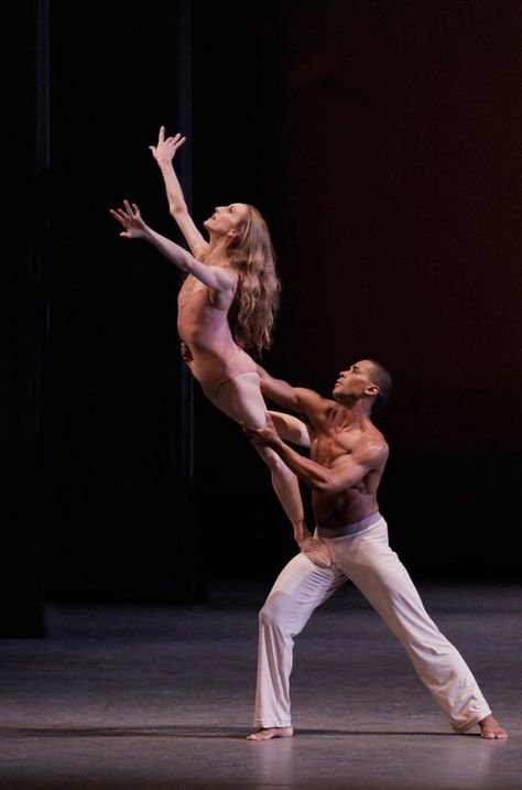 Wendy Whelan and Craig Hall in Christopher Wheeldon’s 'After the Rain', New York City Ballet, October 2014. © Paul Kolnik. Wendy Whelan, Ballet Lifts, Ballet Couple, Choreography Ideas, Two Dancers, Dancing Poses, Pink Leotard, Ballet Images, New York City Ballet