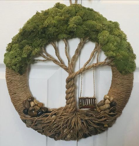 Jute Tree, Diy Tree Of Life, Rope Wreath Diy, Tree Of Life Crafts, Dekoratívne Vence, Make A Wreath, Easy Diy Wreaths, Reindeer Moss, Christmas Wreaths Diy Easy