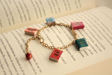 Bookish Jewelry, Clay Charm Bracelet, Book Charm Bracelet, Polymer Clay Books, Magical Book, Birthday Bracelet, Girl Jewelry, Clay Jewelry Diy, Polymer Clay Charms