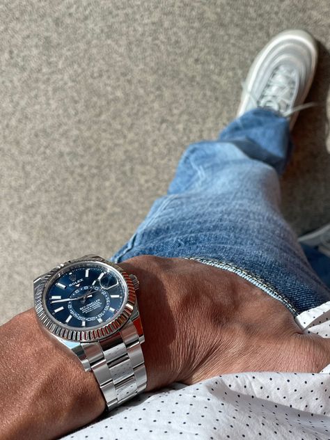 Rolex Sky Dweller Blue, Seiko Gold Watch, Billionaire Aesthetic, Seiko Gold, Girl Zone, Sky Dweller, Levis 501 Jeans, Rolex Watches For Men, Blue Face