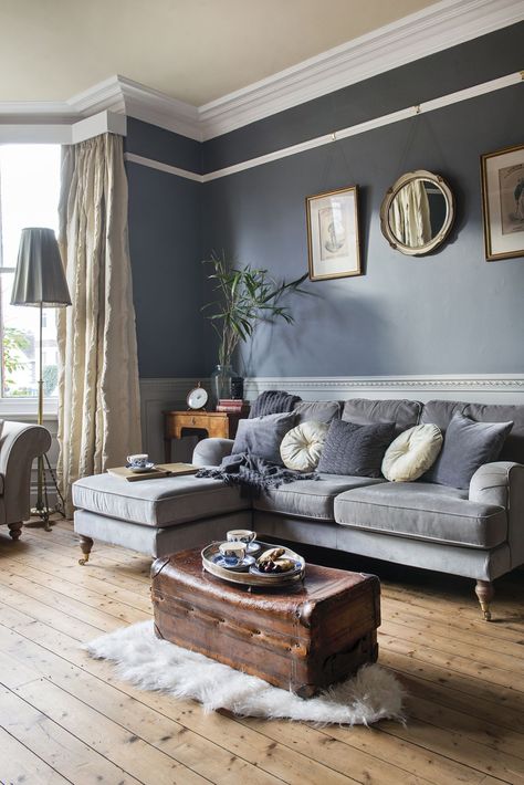 Stylish Lounge Living Rooms, Dusty Blue And Grey Living Room, Cosy Victorian Living Room Ideas, Cool Tone Decor Living Rooms, Victorian Living Room Colour Schemes, Cosy Living Room Ideas Comfy, 1920s Living Room Ideas, Sf Living Room, Heritage Living Room Decor