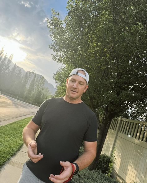 Summer Fridays 🏔️☀️💖 Catch the last slide for actual footage of my pace on our walk. Morning walks in Utah are hard to beat. #summerwalks #marriage Kilee Nickels, Morning Walks, Summer Fridays, Instagram Summer, Trending Now, Utah, Classic Style, Walking, Instagram