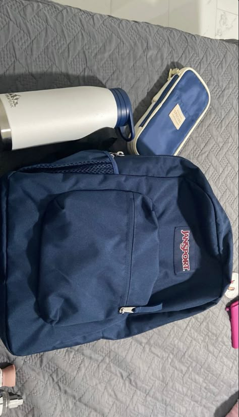 Aesthetic Backpack College, Navy Jansport Backpack Aesthetic, Blue Jansport Backpacks Aesthetic, Navy Blue School Supplies, Blue Backpack Aesthetic, Jansport Superbreak Plus, Mochila Edc, Jansport Backpacks, Mochila Jansport