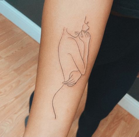 Body Shilouette Tattoo, Women One Line Tattoo, Silhouette Of A Woman Tattoo, Woman Line Drawing Tattoo, 1 Line Tattoos Women, Back Tattoo Women Line Art, Female Profile Tattoo, Siluete Tattoo, Line Tattoo Of Woman