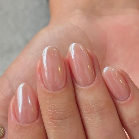 Check more at https://beautyfashionideas.com/bridal/17510/ Natural Chrome Nails Designs, New Mom Manicure Nail Ideas, Bridesmaid Nails Design, Natural Bride Nails, Wedding Chrome Nails For Bride, Classy Bride Nails, Short Classy Wedding Nails, Wedding Natural Nails, Bridemaid Nails Simple