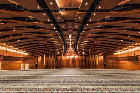 Music City Center | Nashville Convention Center Wolf Hoffmann, Convention Center Design, Jaipur Hotel, بيوت ملكية, Ballroom Design, Nashville City, Auditorium Design, Meeting Room Design, Ball Room