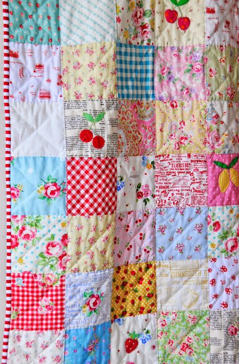 Charm Quilt, Summer Quilts, Patchwork Quilt Patterns, How To Finish A Quilt, Quilting For Beginners, Rag Quilt, Scrappy Quilts, Patch Quilt, Quilt Block Patterns