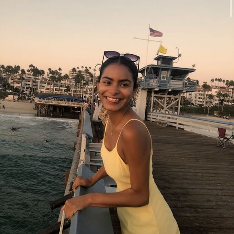 Aesthetic Yellow Dress, Summer Aesthetic Yellow, Boardwalk Pictures, California Girl Aesthetic, Boardwalk Aesthetic, Myrtle Beach Pictures, Summer Inspo Pics, Los Angeles Trip, Selfie Poses Ideas