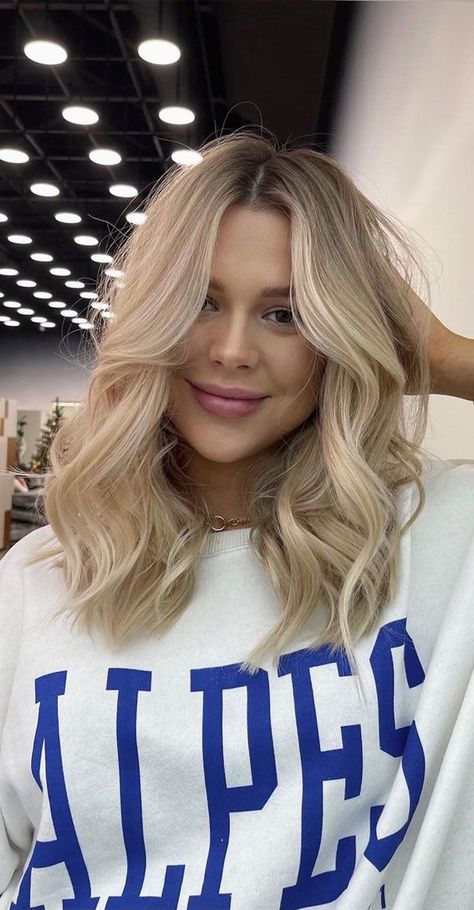 Brunettes, Length Hair, Medium Length, Blonde Hair, Hair Color, Blonde, Hairstyles, Hair, White