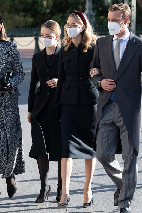 Beatrice Borromeo Style, Royal Family Outfits, Stylish Business Outfits, 60s Vintage Fashion, Andrea Casiraghi, Beatrice Borromeo, Woman In Suit, Dark Academia Fashion, Business Outfits Women