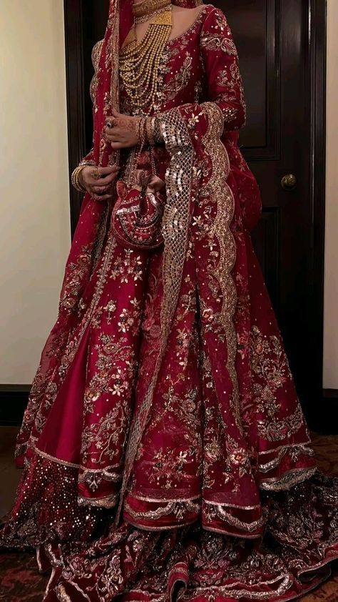 Red Bridal Lehenga Pakistani, Bridal Lehenga Pakistani, Bridal Aesthetic, Asian Wedding Dress Pakistani, Nikah Outfit, Pakistani Bridal Dress, Red Bridal Dress, Desi Wedding Dresses, Nikkah Dress