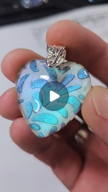 Daniel Cooper on Instagram: "Oyumaru With Resin  Resin art in a new way using Oyumaru.  Oyumaru is a Japanese product and can be re-used over and over again.  I have experimented quite a bit with this stuff and it is incredible, obviously it needs to be used carefully with UV resin as the heat can melt the Oyumaru, less risky with epoxy.  Full details are in #234 and 238 on my YT  #resin #resinart" How To Make Resin Magnets, Dip Resin Jewelry, Jewelry Resin Ideas, Earring Resin Ideas, Diy Resin Jewelry Tutorials, Resin Suncatcher Diy, Epoxy Jewelry Diy Ideas, Resin Necklace Ideas, Diy Resin Beads