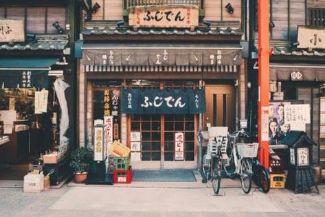 A, B, C, D, E, F, じ... You already know your ABCs, now learn your hiragana! Check out 11 resources for Japanese hiragana practice and you'll never stumble over Japanese Activities, Gunung Fuji, Tokyo Picture, Gokayama, Takachiho, Asian Store, Tokyo Photos, Shirakawa Go, Tokyo Disneysea