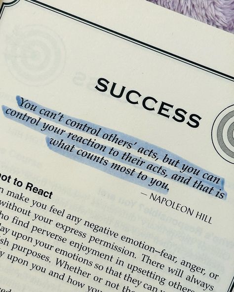 10 Success Secrets by Napoleon hill. These quotes can definitely change your mindset about success. #quotes #success #successquotes #napoleonhill #lifecoach #lifechanging #inspiringquotes #inspiredaily #bookstagram #booksbooksbooks #books Motivational Books Quotes, Quote About Knowledge, Quotes About Saving Yourself, Aesthetic Success Quotes, Quotes For Improvement, Quotes On Journaling, What Is Success Quotes, Learning Something New Quotes, Books Quotes Inspirational