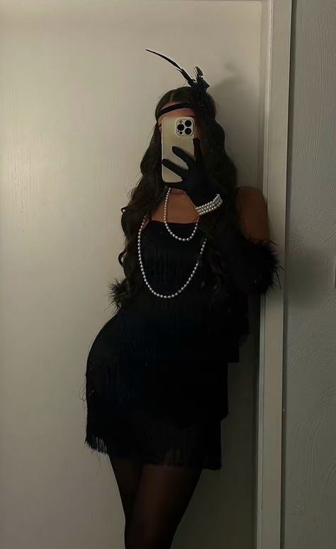 The 20s Costume, The Gatsby Outfit, 20s Theme Outfit, Great Gaspy Outfit Woman, Great Gatsby Black Women, Roaring 20s Outfit Ideas, Mafia Halloween Costumes Women, Speakeasy Bachelorette Party, New Orleans Halloween Costume