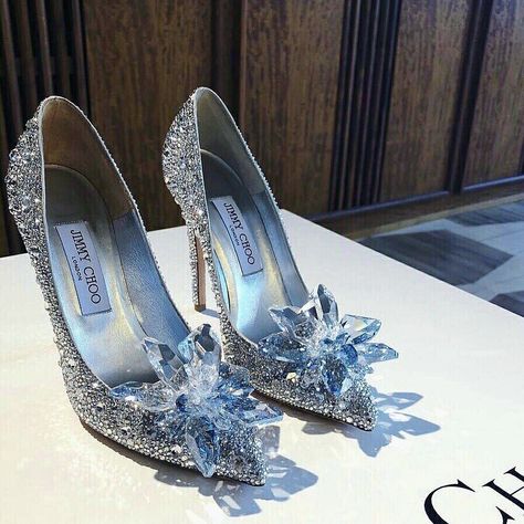 Pretty Heels, Fairy Shoes, Jeweled Shoes, Fashion Shoes Heels, Cute Shoes Heels, Shoes Heels Classy, Cinderella Shoes, Jimmy Choo Heels, Wedding Shoes Heels