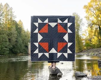 History Of Quilting, Plus Quilt, Quilt Modernen, Quilt Care, Quilt Baby, Modern Quilt Patterns, Traditional Quilts, Barn Quilt, Wall Quilts