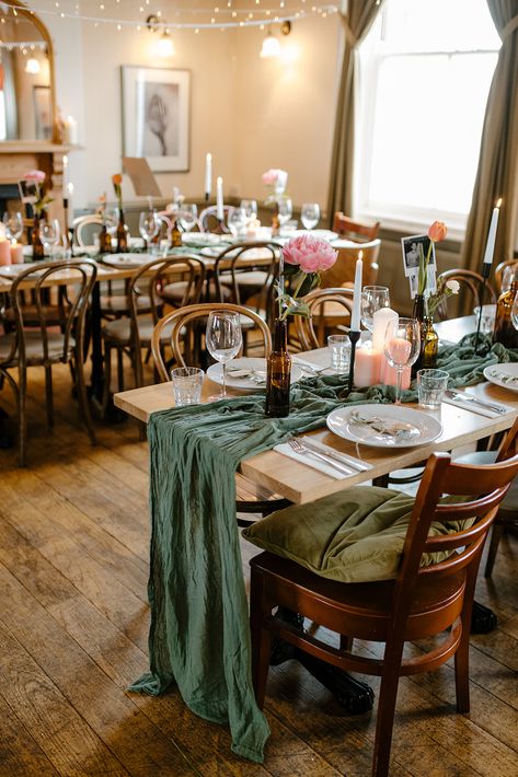 Stylish draped table runners work well to add sophisticated interest to a classic pub wedding reception set up. Pub Wedding Decorations, Pub Wedding Reception, Thrifted Wedding, Fish Wedding, Family Style Weddings, 2026 Wedding, Realistic Wedding, Simple Wedding Reception, Stylish Drapes