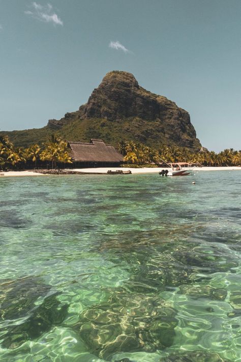 Mauritius Aesthetic, Grand Turk Island, Study Abroad Travel, Mauritius Holiday, Regions Of The Philippines, Mauritius Travel, Selena Pictures, Mauritius Island, Puerto Princesa