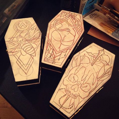 Coffin Painting, Spring Nails Coffin, Coffin Tattoo, Tenacious D, Halloween Coffin, Drawing Tattoo, Witchy Crafts, Wood Burning Crafts, Nails Coffin