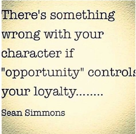 Snakes in the grass....know a few of these and it really is sad! I have loyalty and integrity something they are lacking ! Family Loyalty, Quotes Family, Your Character, Trendy Quotes, Relationship Memes, The Grass, Quotable Quotes, Dr Who, Family Quotes