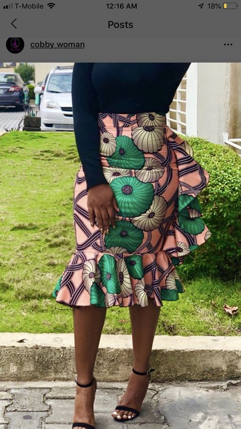 Ankara Skirt Styles Classy, African Skirts For Women, Ankara Flare Skirt, Women Hacks, African Skirt Outfit, Ankara Skirt Styles, Ankara Skirts, Kitenge Designs, African Attire Dresses