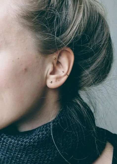 vsco @miakath ; pinterest @miakreid ; insta @miakreid Ear Piercing For Women, Piercing Face, Bodysuit Tattoos, Constellation Piercings, Ear Piercings Chart, Piercing Chart, Piercing Conch, Double Cartilage Piercing, Forward Helix Piercing